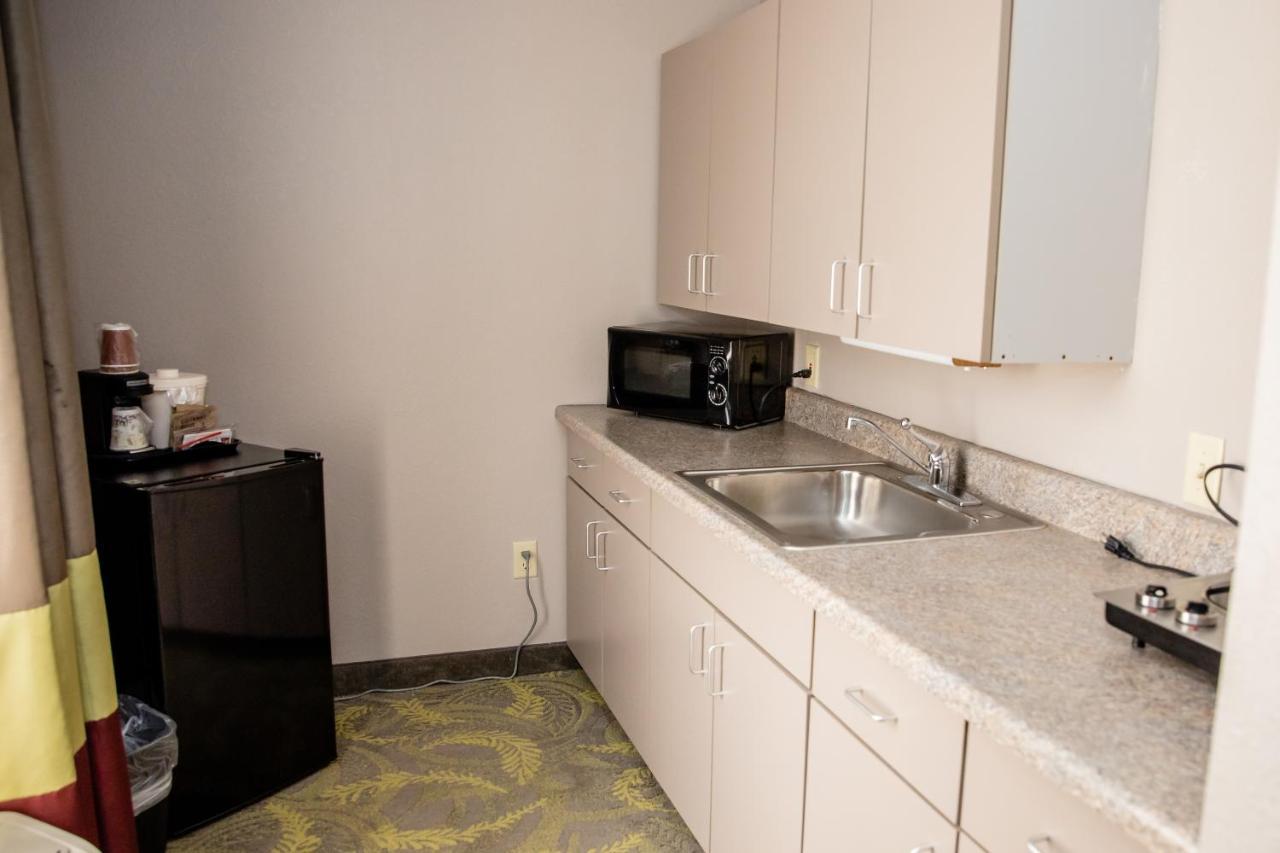 Carpenter Street 3*